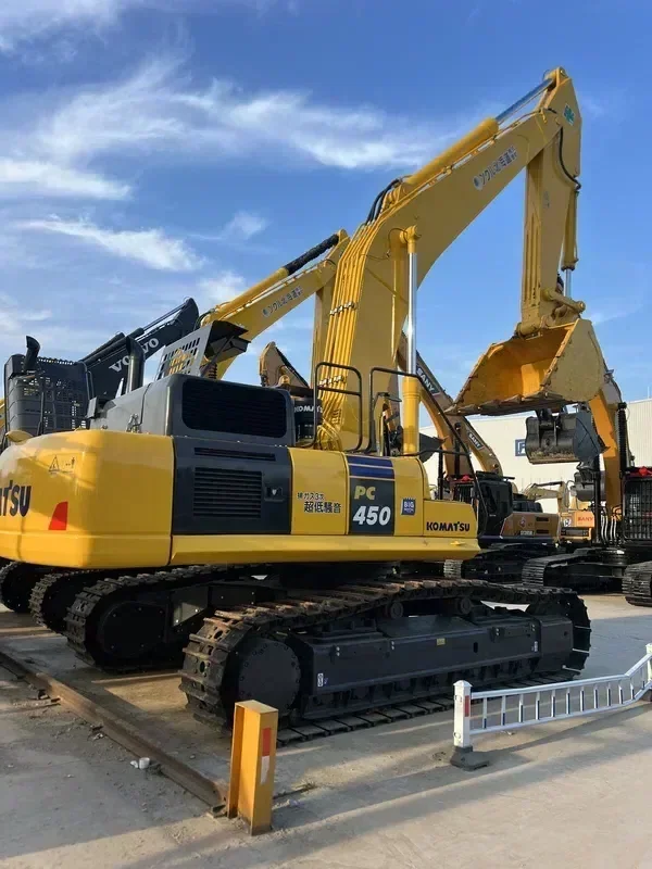 Komatsu PC450-8